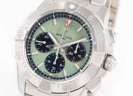 Breitling Avenger AB0147101L1A1 (2025) - Green dial 44 mm Steel case