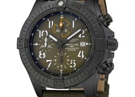 Breitling Avenger V13317101L1X2 (2023) - Groen wijzerplaat 45mm Titanium