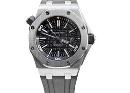 Audemars Piguet Royal Oak Offshore Diver 15703ST.OO.A002CA.01 (Unknown (random serial)) - Black dial 42 mm Steel case