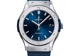 Hublot Classic Fusion Blue 511.NX.7170.RX (2025) - Blauw wijzerplaat 45mm Titanium