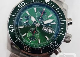 Revue Thommen Diver's Day-Date Chronograph 17030.6132 (2024) - Groen wijzerplaat 45mm Staal