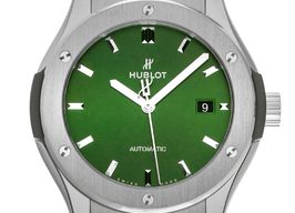 Hublot Classic Fusion 511.NX.8970.RX (2025) - Green dial 45 mm Titanium case