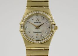 Omega Constellation Quartz 895.1201 (1995) - Pearl dial 26 mm Yellow Gold case