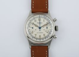Universal Genève Compax 224106 (1945) - White dial 38 mm Unknown case