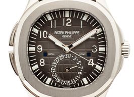 Patek Philippe Aquanaut 5164A-001 (2017) - Black dial 41 mm Steel case