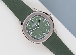 Patek Philippe Aquanaut 5168G-010 (2026) - Green dial 42 mm White Gold case