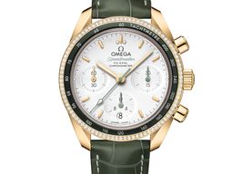 Omega Speedmaster 324.68.38.50.02.004 (2025) - Silver dial 38 mm Yellow Gold case