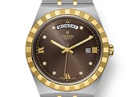 Tudor Royal 28603-0008 (2023) - Bruin wijzerplaat 41mm Staal