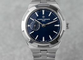 Vacheron Constantin Overseas 2300V/100A-B170 (2020) - Blue dial 37 mm Steel case