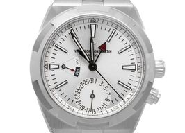 Vacheron Constantin Overseas Dual Time 7900V/110A-B333 (2025) - Silver dial 42 mm Steel case