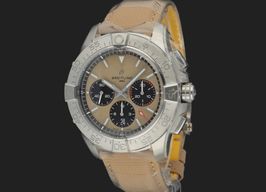 Breitling Avenger AB0147101A1X1 (2023) - Champagne dial 44 mm Steel case