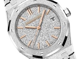 Audemars Piguet Royal Oak Selfwinding 77450BC.GG.1361BC.01 (2025) - Champagne wijzerplaat 34mm Witgoud
