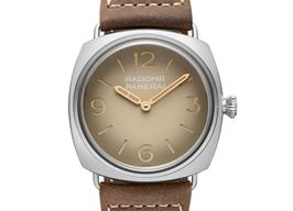 Panerai Radiomir PAM01350 (2024) - Champagne wijzerplaat 45mm Staal