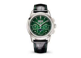Patek Philippe Perpetual Calendar Chronograph 5270P-014 (2025) - Green dial 41 mm Platinum case