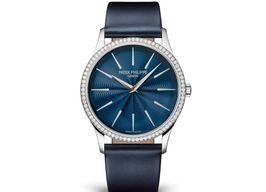 Patek Philippe Calatrava 4997/200G-001 (2025) - Blauw wijzerplaat 35mm Witgoud