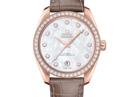 Omega Seamaster Aqua Terra 220.58.38.20.55.001 (2025) - Parelmoer wijzerplaat 38mm Roségoud