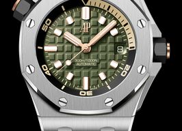 Audemars Piguet Royal Oak Offshore Diver 15720ST.OO.A052CA.01 (2022) - Green dial 42 mm Steel case