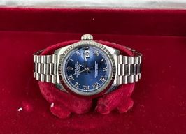 Rolex Lady-Datejust 6917 (Unknown (random serial)) - Blue dial 26 mm White Gold case