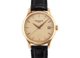 Patek Philippe Calatrava 5227R-001 (2017) - Beige wijzerplaat 39mm Roségoud