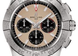 Breitling Avenger AB0147101A1X1 (2026) - Beige wijzerplaat 44mm Staal