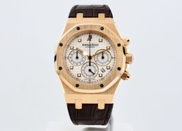 Audemars Piguet Royal Oak Chronograph 26022OR.OO.D088CR.01 (2009) - Wit wijzerplaat 39mm Roségoud