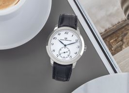 Girard-Perregaux Unknown 1010 (2020) - 39 mm