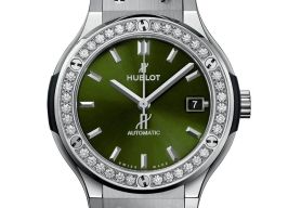 Hublot Classic Fusion 565.NX.8970.LR.1204 (2024) - Groen wijzerplaat 38mm Titanium