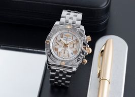 Breitling Chronomat 44 IB0110 (Onbekend (willekeurig serienummer)) - Wit wijzerplaat 44mm Staal