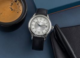 Maurice Lacroix Les Classiques Date LC6027-SS001-133 (2019) - Zilver wijzerplaat 38mm Staal