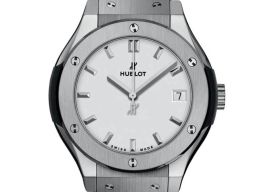 Hublot Classic Fusion Quartz 581.NX.2611.RX (2023) - Wit wijzerplaat 33mm Titanium