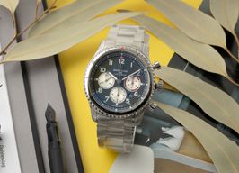 Breitling Aviator 8 AB01192A1L1A1 (2024) - Groen wijzerplaat 43mm Staal