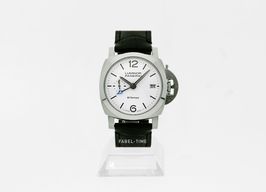 Panerai Luminor PAM01367 (2025) - White dial 40 mm Steel case