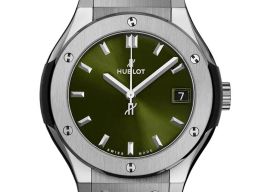 Hublot Classic Fusion 565.NX.8970.RX (2024) - Groen wijzerplaat 38mm Titanium