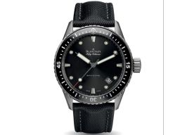 Blancpain Fifty Fathoms Bathyscaphe 5000-1230-B52A (2026) - Zwart wijzerplaat 44mm Titanium