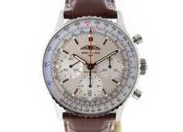 Breitling Navitimer 1 B01 Chronograph AB0139211G1P1 (2023) - Zilver wijzerplaat 41mm Staal