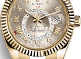 Rolex Sky-Dweller 326938-0001 (2021) - Silver dial 42 mm Yellow Gold case