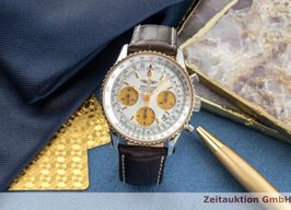 Breitling Navitimer D23322-121 (Unknown (random serial)) - Silver dial 42 mm Gold/Steel case