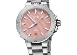 Oris Aquis Date 01 733 7770 4158 07 8 18 05P (2026) - Red dial 37 mm Steel case