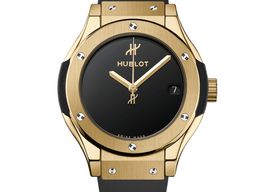 Hublot Classic Fusion Quartz 581.VX.1230.RX.MDM (2024) - Black dial 33 mm Yellow Gold case