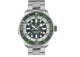 Breitling Superocean 46 E10379D31L1E1 (2025) - Green dial 47 mm Titanium case