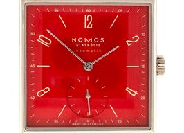 NOMOS Tetra Neomatik 421.S2 (2022) - Rood wijzerplaat 33mm Staal