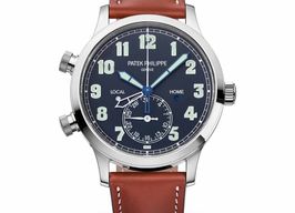 Patek Philippe Calatrava 5524G-001 (2019) - Blauw wijzerplaat 42mm Witgoud