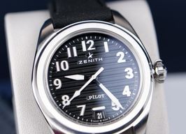Zenith Pilot 03.4000.3620/21.I001 (2026) - Zwart wijzerplaat 40mm Staal