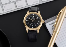 IWC Pilot Mark IW324103 (Unknown (random serial)) - Black dial 36 mm Yellow Gold case