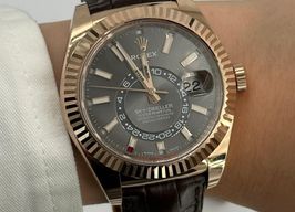 Rolex Sky-Dweller 326135 (2020) - Grijs wijzerplaat 42mm Roségoud
