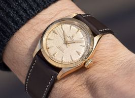 Rolex Oyster Perpetual 6285 (1953) - Champagne dial 34 mm Yellow Gold case