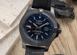 Breitling Avenger Blackbird V17310 -