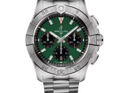 Breitling Avenger AB0146101L1A1 (2026) - Groen wijzerplaat 42mm Staal