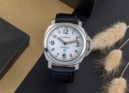 Panerai Luminor Base Logo PAM00630 (Unknown (random serial)) - White dial 44 mm Steel case