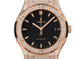 Hublot Classic Fusion 565.OX.1480.LR.1604 (2024) - Zwart wijzerplaat 38mm Roségoud